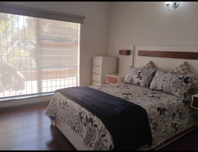 4 BEDROOM HOUSE FOR SALE IN VAN RIEBEECK PARK